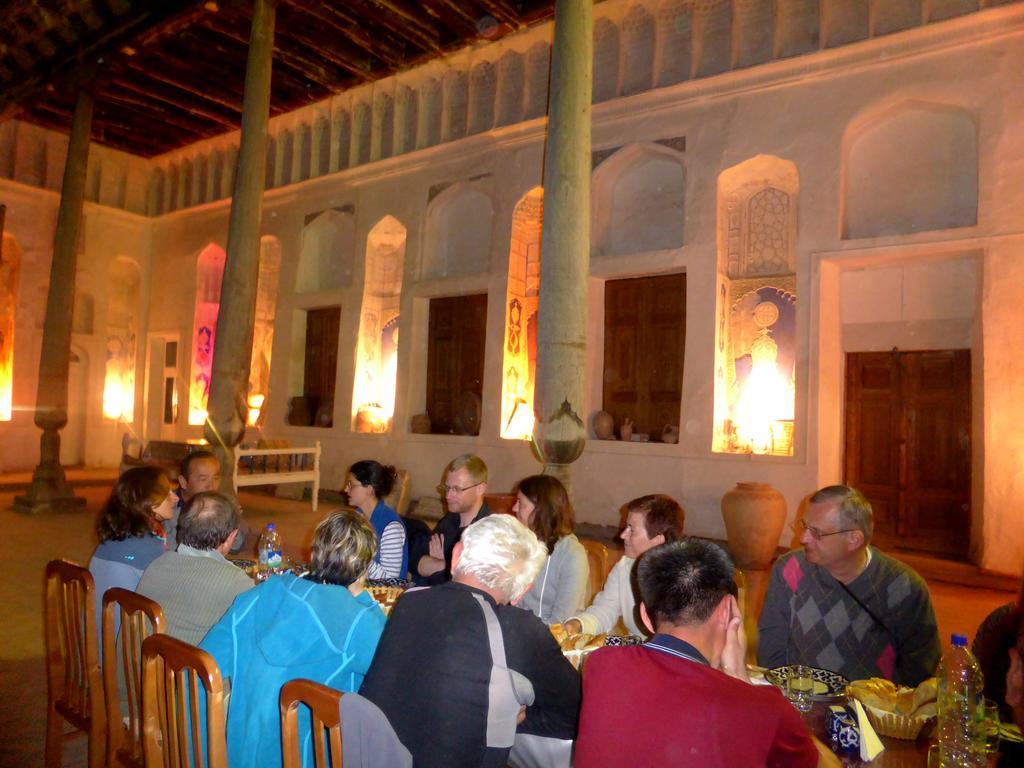 بخارى Hovli Poyon Hotel المظهر الخارجي الصورة