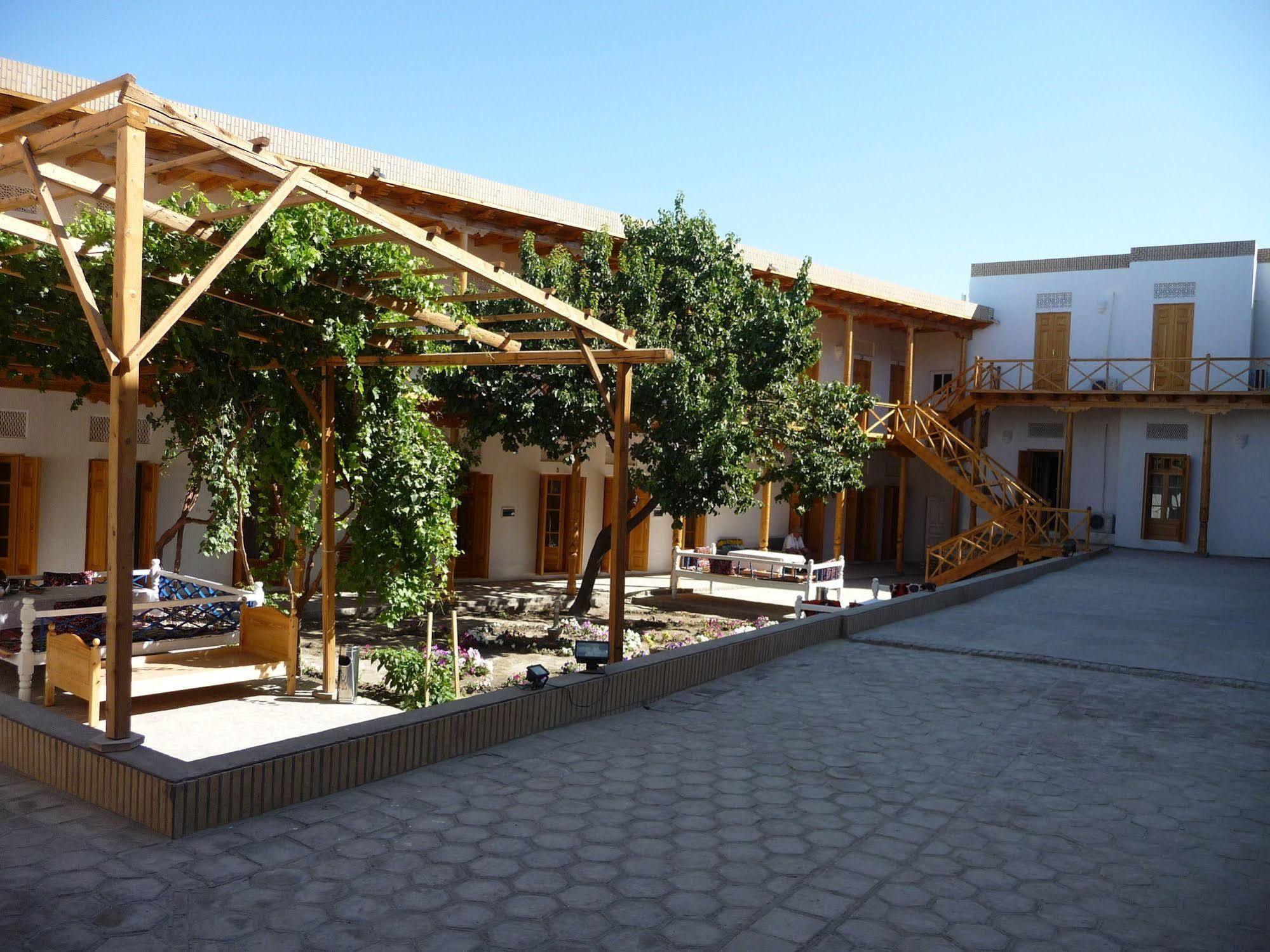 بخارى Hovli Poyon Hotel المظهر الخارجي الصورة