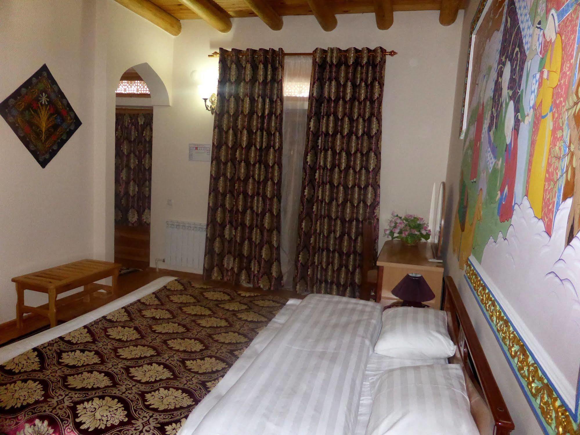 بخارى Hovli Poyon Hotel المظهر الخارجي الصورة