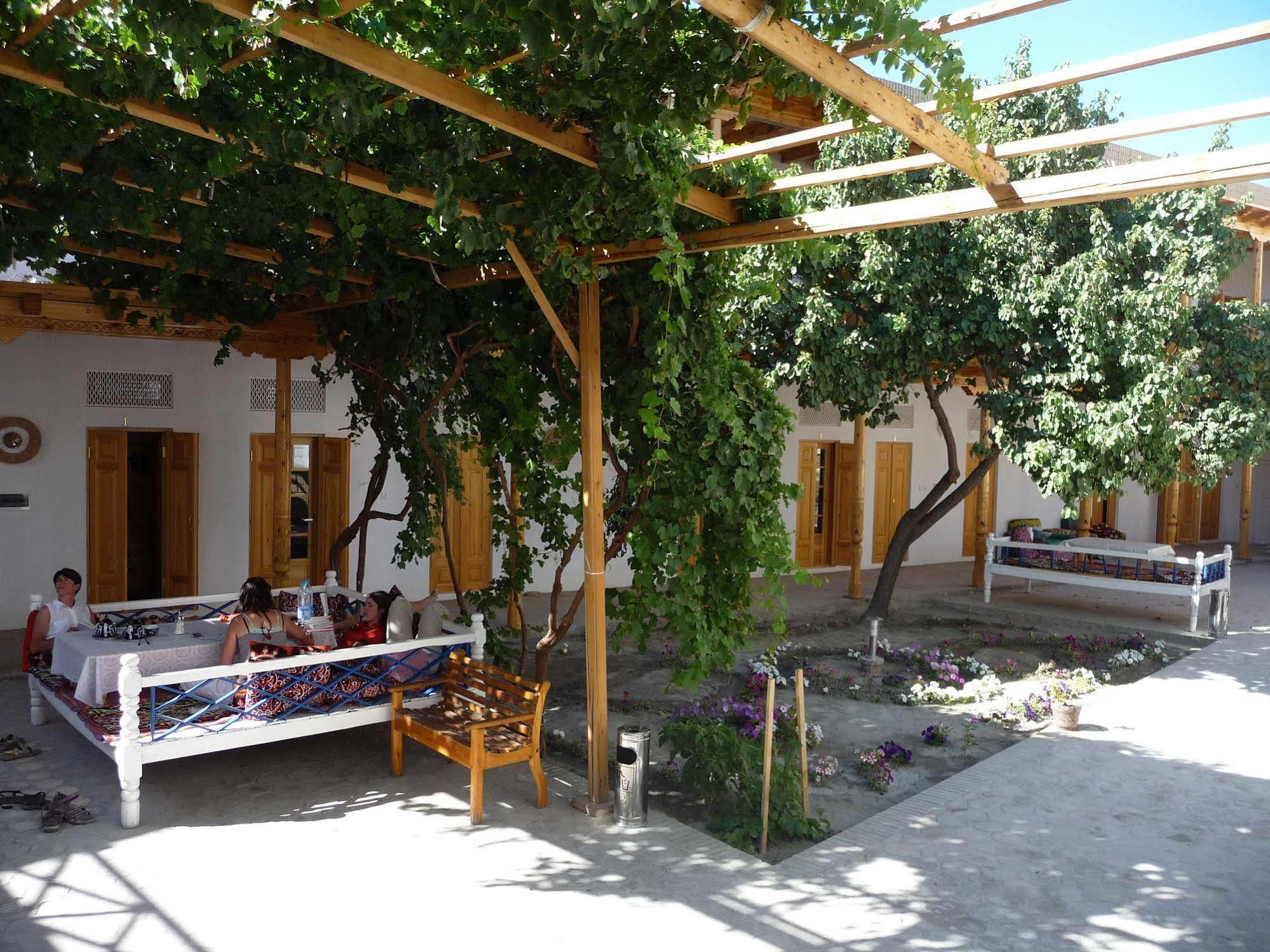 بخارى Hovli Poyon Hotel المظهر الخارجي الصورة