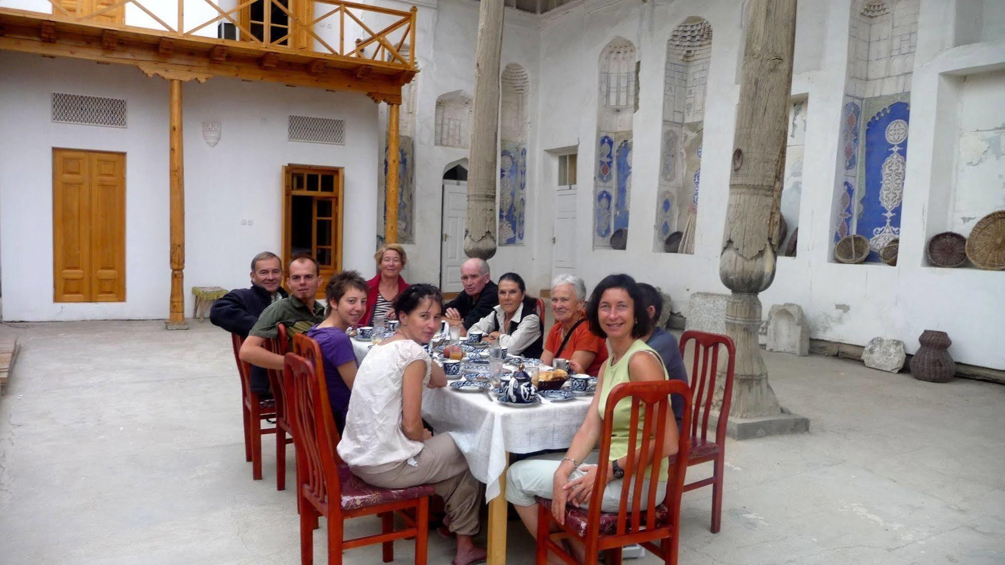 بخارى Hovli Poyon Hotel المظهر الخارجي الصورة
